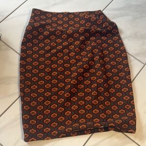 Geometric Patterned Pencil Skirt